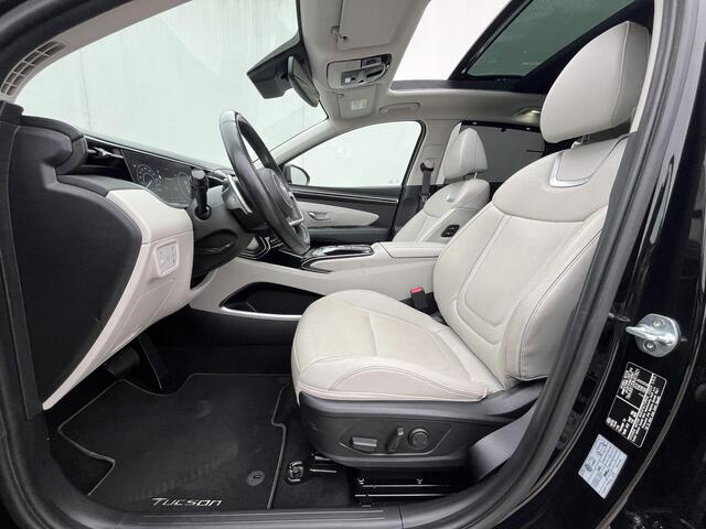 Hyundai TUCSON 1.6 T-GDI PHEV Premium Sky 4WD Automaat / Trekgewicht 1.350 kg / Elektrisch Glazen schuif- en kanteldak / Elektrische achterklep / Camera 360° / Apple Carplay & Android Auto / Stuur- en stoelverwarming voor en achter / Stoelverkoeling / Krell Soundsystem 