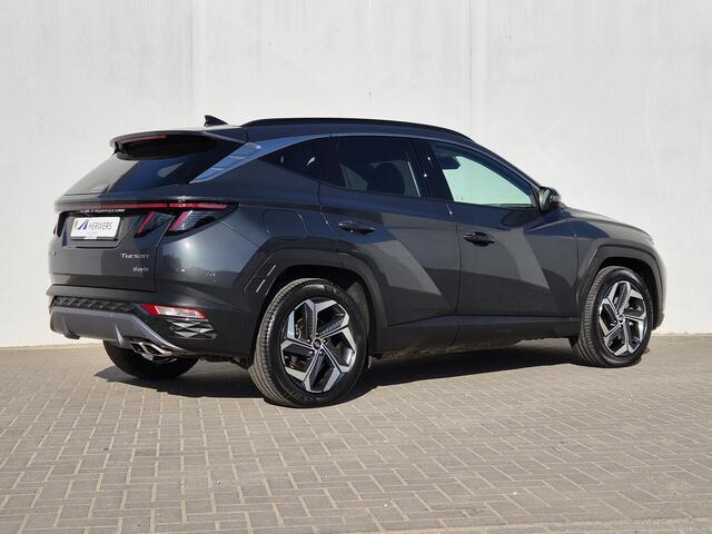 Hyundai TUCSON 1.6 T-GDI PHEV Premium Sky 4WD Automaat / Plug-in / Glazen schuif- en kanteldak / Trekgewicht 1350 kg / Elektrische achterklep / Rondomzicht camera / Stuur-, en Stoelverwarming / Stoelventilatie /