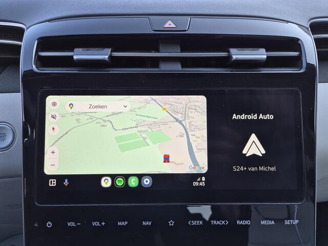Hyundai TUCSON 1.6 T-GDI PHEV Premium Sky 4WD Automaat / Plug-in / Glazen schuif- en kanteldak / Trekgewicht 1350 kg / Elektrische achterklep / Rondomzicht camera / Stuur-, en Stoelverwarming / Stoelventilatie /