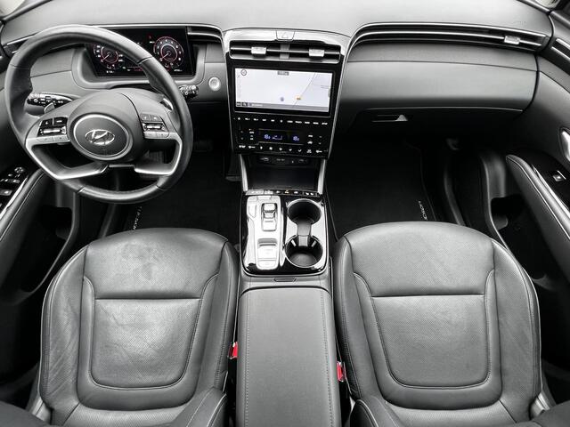 Hyundai TUCSON 1.6 T-GDI PHEV Premium Sky 4WD / Dealer onderhouden / Trekgewicht 1.350 kg / Accu SoH 100% / Adaptief CC / Lederen Bekleding / Stoelventilatie / Stuur-, stoel- en achterbankverwarming / Camera 360° / Climate Control /