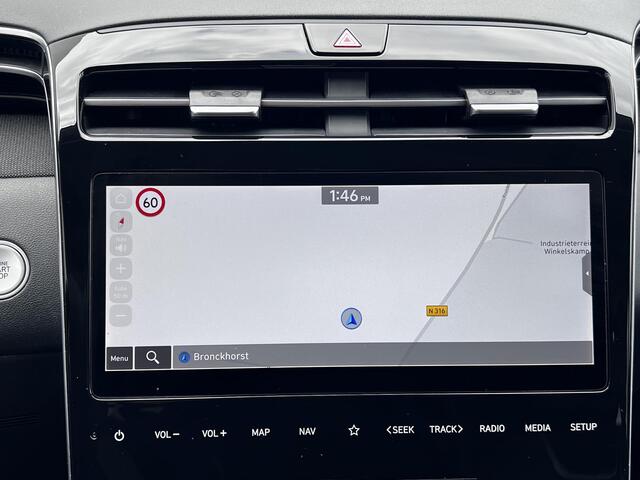 Hyundai TUCSON 1.6 T-GDI PHEV Premium Sky 4WD / Dealer onderhouden / Trekgewicht 1.350 kg / Accu SoH 100% / Adaptief CC / Lederen Bekleding / Stoelventilatie / Stuur-, stoel- en achterbankverwarming / Camera 360° / Climate Control /