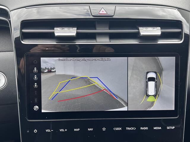 Hyundai TUCSON 1.6 T-GDI PHEV Premium Sky 4WD / Dealer onderhouden / Trekgewicht 1.350 kg / Accu SoH 100% / Adaptief CC / Lederen Bekleding / Stoelventilatie / Stuur-, stoel- en achterbankverwarming / Camera 360° / Climate Control /