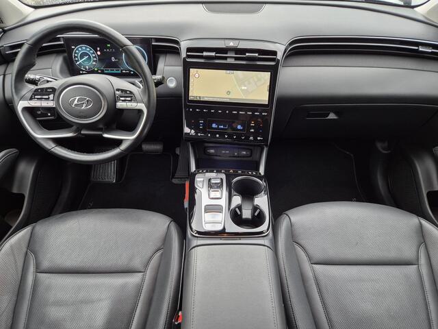 Hyundai TUCSON 1.6 T-GDI PHEV Plug-in Premium 4WD Automaat / Apple Carplay Android Auto / Tranhaak vast / Rondomzicht camera / Stuur- en Stoelverwarming / Adaptief CC / Achterbank verwarming / Stoelventilatie voor /