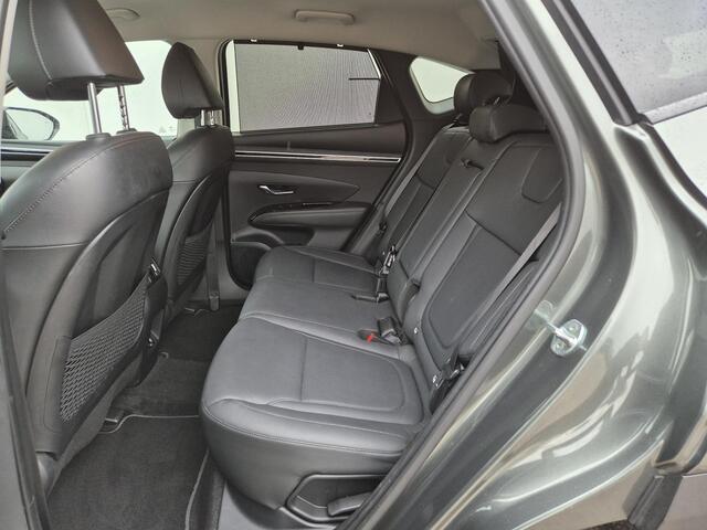 Hyundai TUCSON 1.6 T-GDI PHEV Plug-in Premium 4WD Automaat / Apple Carplay Android Auto / Tranhaak vast / Rondomzicht camera / Stuur- en Stoelverwarming / Adaptief CC / Achterbank verwarming / Stoelventilatie voor /
