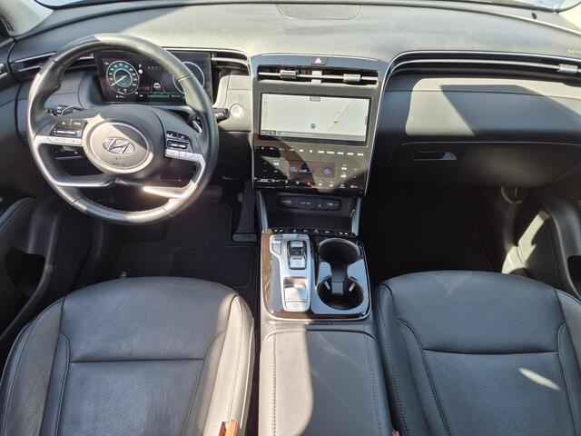 Hyundai TUCSON 1.6 T-GDI PHEV Plug-in Premium Sky 4WD Automaat / Glazen schuif- en kanteldak / Adaptief CC / Stuur- en Stoelverwarming / Rondom zicht camera / Elektrische achterklep / Stoelventilatie voor /