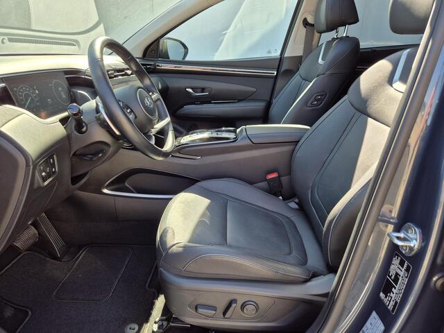 Hyundai TUCSON 1.6 T-GDI PHEV Plug-in Premium Sky 4WD Automaat / Glazen schuif- en kanteldak / Adaptief CC / Stuur- en Stoelverwarming / Rondom zicht camera / Elektrische achterklep / Stoelventilatie voor /