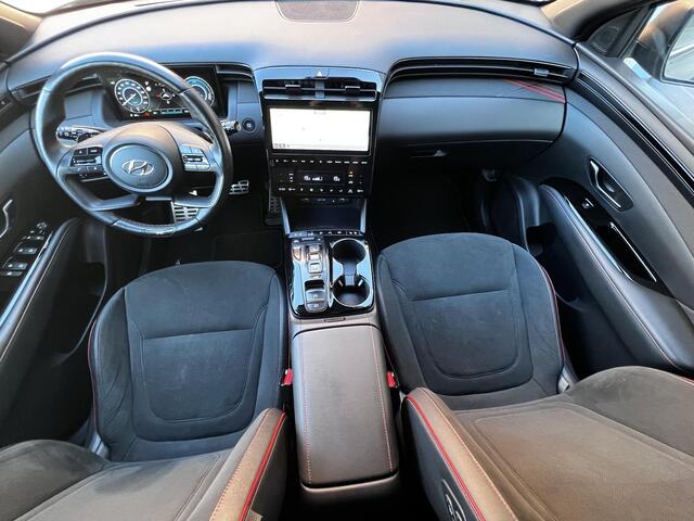 Hyundai TUCSON 1.6 T-GDI PHEV N Line 4WD 265 pk Automaat / Dealer onderhouden / Camera 360° / Apple Carplay Android Auto / Adaptief CC / Trekgewicht 1350 Kg / Stoelventilatie / Stuur- en Stoelverwarming / Elektrisch bedienbare stoelen - achterklep /