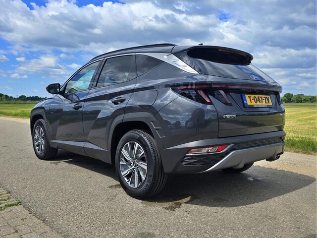 Hyundai TUCSON 1.6 T-GDI HEV Comfort Smart - 180 Pk - Euro 6 - ParkeerCamera - StoelVerwarming