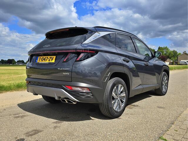 Hyundai TUCSON 1.6 T-GDI HEV Comfort Smart - 180 Pk - Euro 6 - ParkeerCamera - StoelVerwarming