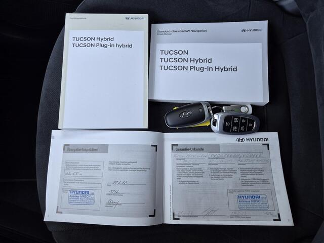 Hyundai TUCSON 1.6 T-GDI PHEV Plug-in N Line Sky 4WD Automaat / Accu SoH 100% / Glazen schuif- en kanteldak / Apple Carplay Android Auto / Stuur- en Stoelverwarming / Rondomzicht camera / Elektrische achterklep / Trekgewicht 1350kg /