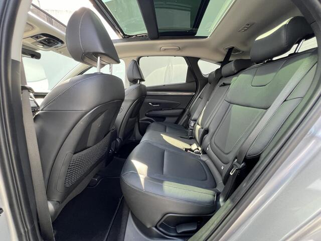 Hyundai TUCSON 1.6 T-GDI PHEV Premium Sky 4WD / Trekhaak Afneembaar 1350KG Trekgewicht / Schuif kanteldak / Bluelink navigatie / Camera / Leder /