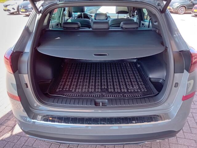 Hyundai TUCSON 1.6 T-GDI 4WD N-Line Automaat, Airco(automatisch) Carplay, Pano schuif kantel dak, Elektronische achterklep, Verwarmd stuurwiel, Navigatie, Parkeersensoren, Camera, Rijbaan detector, Dode hoekdetector, Krell audio systeem, Keyless, en nog veel veel meer Z