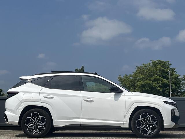Hyundai TUCSON 1.6 T-GDI 265PK PHEV Premium Sky 4WD | Schuifkanteldak | Lederen bekleding | Navigatie & Camera | Blind-spot View Monitor |