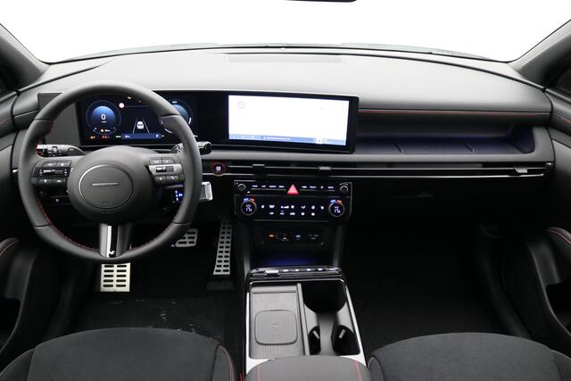 Hyundai TUCSON 1.6 T-GDI PHEV N Line Edition / Navigatie / Leer-Alcantara bekleding met rode stiksel / 19" LMV / Stoelverwarming voor / LED verlichting /