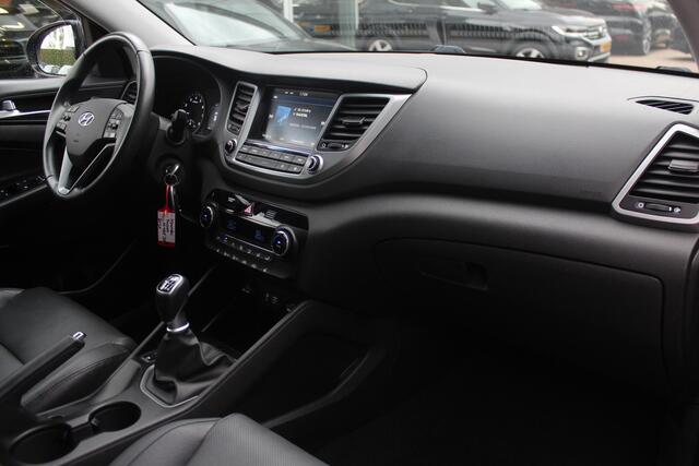 Hyundai TUCSON 1.6 GDi Comfort / Trekhaak / Camera / Leder / Navigatie / 19'' / Stoelverwarming 4x / DAB / Cruise Control