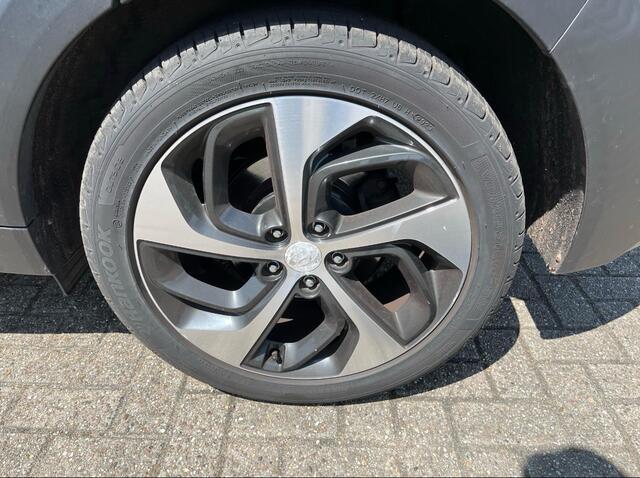 Hyundai TUCSON 1.6 GDi Comfort / Trekhaak / Camera / Leder / Navigatie / 19'' / Stoelverwarming 4x / DAB / Cruise Control