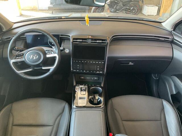 Hyundai TUCSON 1.6 T-GDI PHEV Premium Sky 4WD Panoramadak | 4WD | Stoelverwarming | Stoelventilatie | Lederen bekleding |