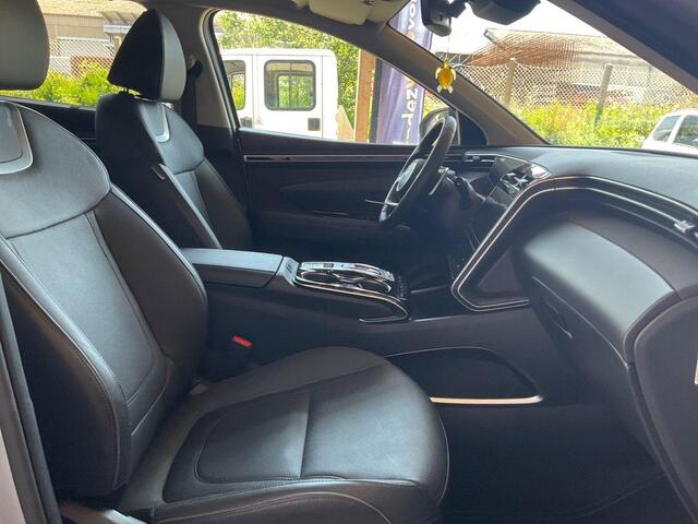 Hyundai TUCSON 1.6 T-GDI PHEV Premium Sky 4WD Panoramadak | 4WD | Stoelverwarming | Stoelventilatie | Lederen bekleding |