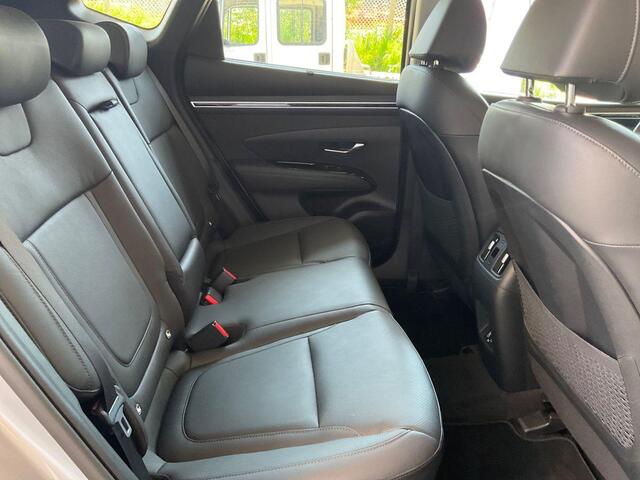 Hyundai TUCSON 1.6 T-GDI PHEV Premium Sky 4WD Panoramadak | 4WD | Stoelverwarming | Stoelventilatie | Lederen bekleding |