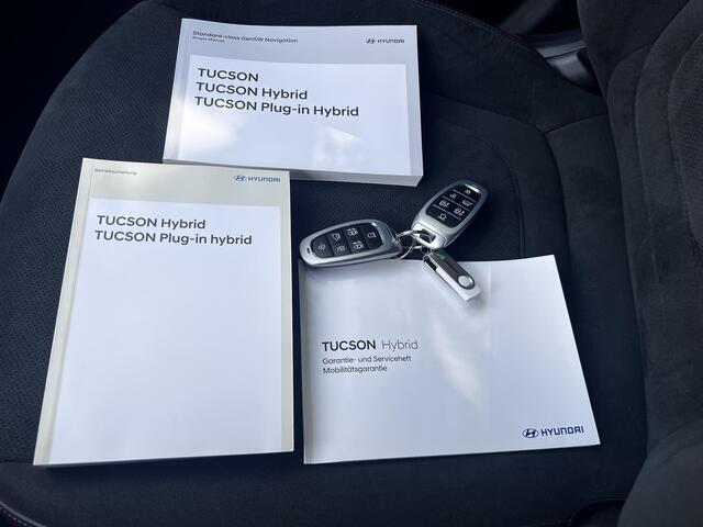 Hyundai TUCSON 1.6 T-GDI PHEV N Line Sky 265 4WD Automaat / Dealer onderhouden / Elektr. stoelen en klep / Trekgewicht 1.350 kg / Schuif-kanteldak / Stoelventilatie / Stuur- en stoelverwarming /Adapt. CC /