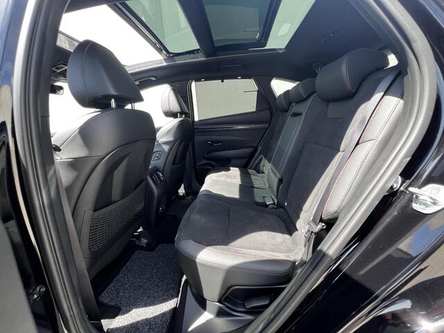 Hyundai TUCSON 1.6 T-GDI PHEV N Line Sky 265 4WD Automaat / Dealer onderhouden / Elektr. stoelen en klep / Trekgewicht 1.350 kg / Schuif-kanteldak / Stoelventilatie / Stuur- en stoelverwarming /Adapt. CC /
