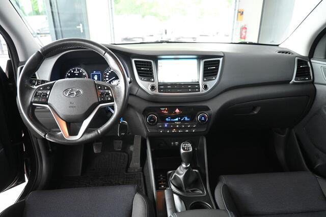 Hyundai TUCSON 1.6 GDi Comfort Stoel/Stuur verwarming Climate control Cruise control Trekhaak Navigatie Inruil Mogelijk!