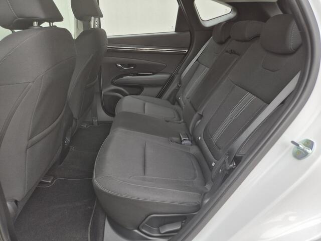 Hyundai TUCSON 1.6 T-GDI PHEV Plug-in Comfort 4WD Automaat / Trekgewicht 1350 kg / Apple Carplay Android Auto / Achteruitrijcamera / Navigatie / Adaptief CC / Stoelverwarming / Climate control / Parkeersensoren achter /
