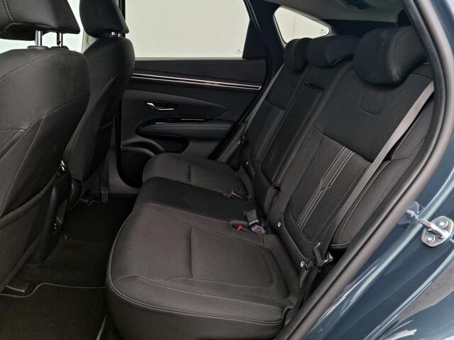 Hyundai TUCSON 1.6 T-GDI PHEV Comfort Smart 4WD / Vaste Trekhaak 13-polig (Trekgewicht 1.350kg) / Achteruitrijcamera / Stuur- en Stoelverwarming / Climate Control / Adaptieve Cruise Control / Apple Carplay & Android Auto / Keyless Entry & Start / Navigatie full map / E