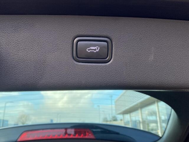 Hyundai TUCSON 1.6 T-GDi Premium 4WD / Automaat / NL-Auto / 1e-Eigenaar / Vol-Leder / Stoel-/Stuurverwarming / Stoelverkoeling / Trekhaak / Keyless / LED / Cruise-Control / Climate-Control / Stoelverwarming-Achter / DAB Radio-Bluetooth / Navi / PDC V+A / Camera-Achter /