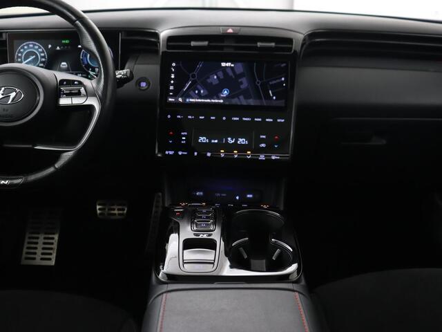 Hyundai TUCSON 1.6 T-GDI PHEV N Line Sky 4WD | Panoramadak | Leder/Alcantara | Stoelverwarming | Camera | Carplay | Stuurverwarming | Keyless | Full LED | Navigatie | 19'' lichtmetalen velgen | Plug In