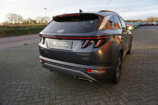 Hyundai TUCSON 1.6 T-GDI HEV PREMIUM SKY VOL LUXE KEURIGE NETTE STAAT 360CAMERA PANORAMADAK AFN.TREKHAAK LEDER STOELKOELING+VERWARMING STUURVERWARMING 19INCH ADAPTIEVE CRUISE ANDROID/APPLECARPLAY NAVI ELECTR.KLEP ELECTR.STOELEN+MEMORY ENZ...