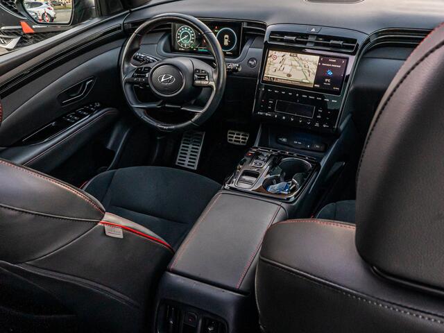 Hyundai TUCSON 1.6 T-GDI PHEV N Line Sky 4WD PANO BLACK OPTIC 19 INCH LEDER CAMERA DODEHOEK BOMVOL!!