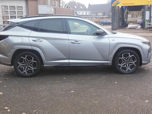 Hyundai TUCSON 1.6 T-GDI PHEV Premium Sky 4WD Staat in Hardenberg