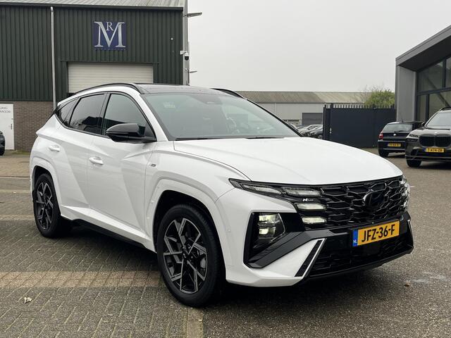 Hyundai TUCSON 1.6 T-GDI HEV N Line Sky VAN: 54.095,- VOOR: 42.877,- UW EINDEJAARSVOORDEEL: 11.218,- EURO ORIG. NL AUTO 09-2025 NIEUWPRIJS: 54.095,- EURO.