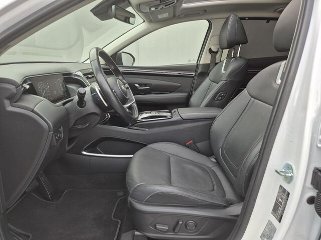 Hyundai TUCSON 1.6 T-GDI HEV Premium Sky Automaat / Allseason banden / Trekgewicht 1650 kg / Elektrische achterklep / Glazen schuif- en kanteldak / Stuur-, Stoel en Achterbank verwarming / Adaptief CC / Stoelventilatie /