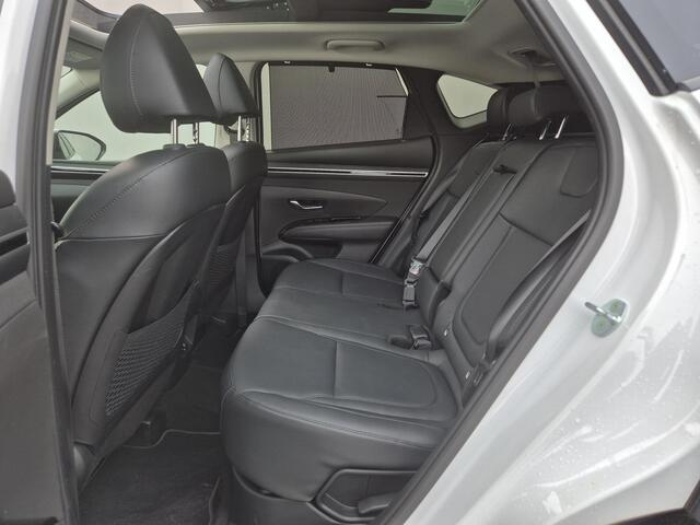 Hyundai TUCSON 1.6 T-GDI HEV Premium Sky Automaat / Allseason banden / Trekgewicht 1650 kg / Elektrische achterklep / Glazen schuif- en kanteldak / Stuur-, Stoel en Achterbank verwarming / Adaptief CC / Stoelventilatie /