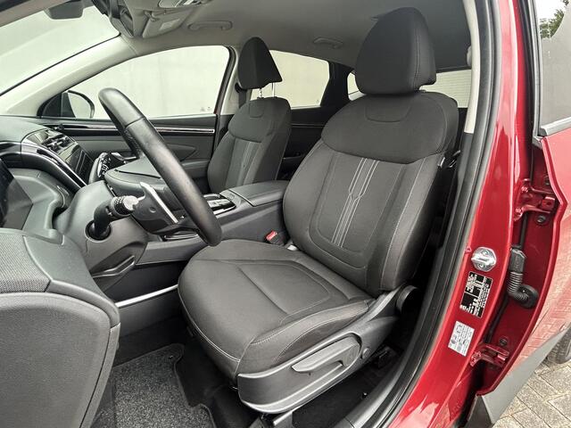 Hyundai TUCSON 1.6 T-GDI PHEV Comfort Smart 4WD / 19" Premium Wielen / Apple carplay / Android auto / Stoel en Stuurwielverwarming / Dealer onderhouden / Elektrische Achterklep / Cruise Control Adaptief /