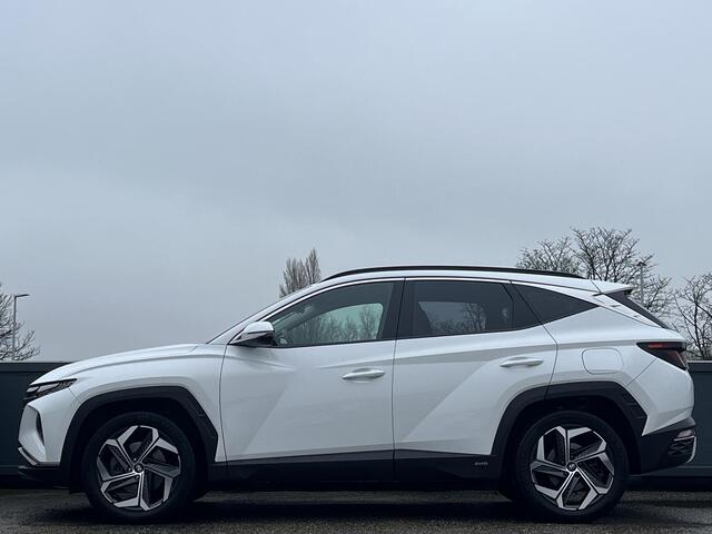 Hyundai TUCSON 1.6 T-GDI 265PK PHEV Comfort 4WD | Lage kmstand Plug-inn | Geïntegreerde navigatiesysteem | 19'' Bi-color Lichtmetalen velgen | Vierwielaandrijving |