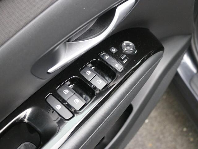 Hyundai TUCSON 1.6 T-GDI HEV Comfort AUTOMAAT / Navigatie / NL Auto / Apple CarPlay & Android Auto / 1650KG Trekgewicht / Achteruitrijcamera / 1ste Eigenaar / Climate control / Adaptieve Cruise control / Stoelverwarming / Dealeronderhouden /