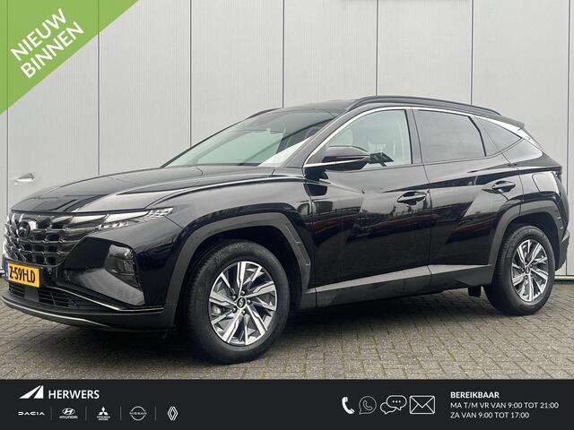 Hyundai TUCSON 1.6 T-GDI HEV Comfort Smart / Elektrische Achterklep / Navigatie / Stoel & Stuurverwarming / Android Auto & Apple CarPlay / Adaptieve Cruise Control / Achteruitrijcamera / Parkeersensoren Voor + Achter / Passagiersstoel In Hoogte Verstelbaar /