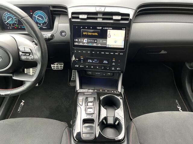 Hyundai TUCSON 1.6 T-GDI 230pk HEV N Line | ALCANTARA BEKLEDING & ELEKTR. VERSTELBARE STOELEN | APPLE CARPLAY / ANDROID AUTO | ELEKTR. KOFFERBAK | 360° CAMERA | 1650KG TREKVERMOGEN |