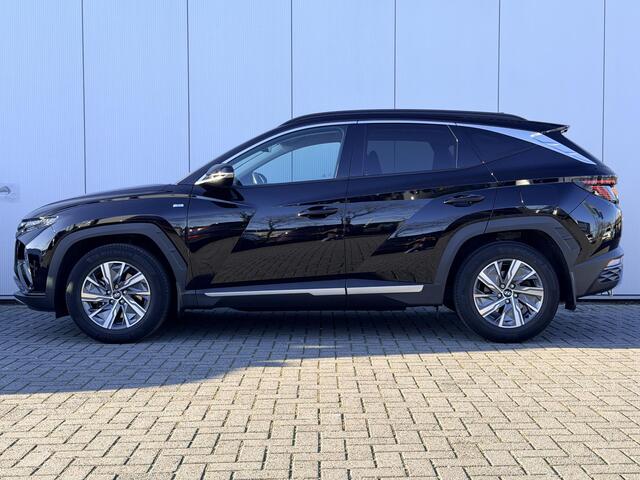 Hyundai TUCSON 1.6 T-GDI MHEV Comfort / Trekhaak 1650 KG / Stoelverwarming / Navigatie / Achteruitrijcamera / Parkeersensoren Voor + Achter / NL Auto / Fabrieksgarantie 3-2027 /