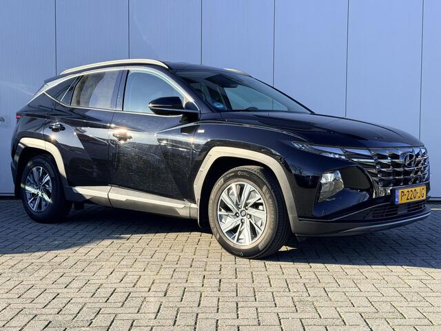 Hyundai TUCSON 1.6 T-GDI MHEV Comfort / Trekhaak 1650 KG / Stoelverwarming / Navigatie / Achteruitrijcamera / Parkeersensoren Voor + Achter / NL Auto / Fabrieksgarantie 3-2027 /