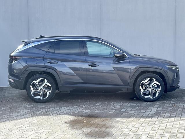 Hyundai TUCSON 1.6 T-GDI PHEV Comfort Smart 4WD Automaat / Elektrische Achterklep / Org. NL / Fabrieksgarantie tot 06-2029 / Achteruitrijcamera / Stuur- en Stoelverwarming / 1.350 kg Trekgewicht / Climate Control / Adaptieve Cruise Control / Apple Carplay & Android Aut