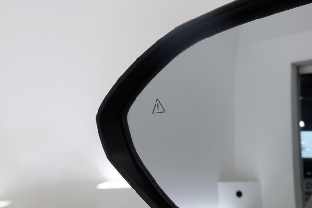 Hyundai TUCSON 1.6 T-GDI PHEV Premium (Facelift) | Rijklaar! | Widescreen | HUD | Stoelventilatie | Memory | 360*+PDC | Stuur-Stoelverw. | Nav+App.Connect | Elek. Klep | v