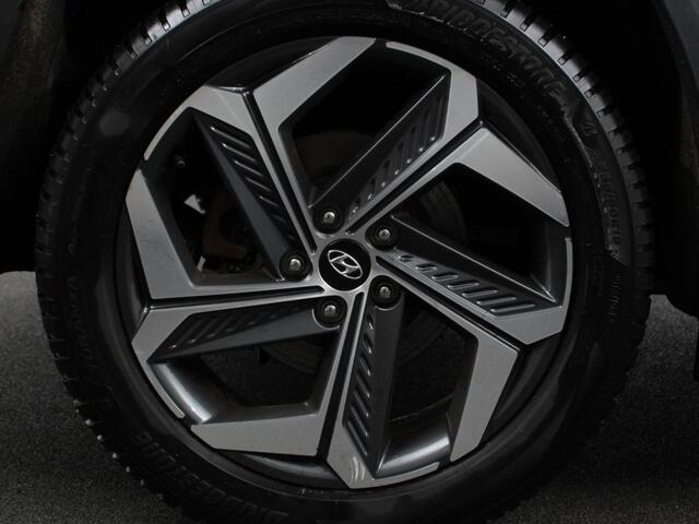 Hyundai TUCSON 1.6 T-GDI PHEV Comfort 4WD Climate control Cruise control Parkeersensoren achter Achteruitrij camera Navigatie LED Apple Carplay/ Android Auto