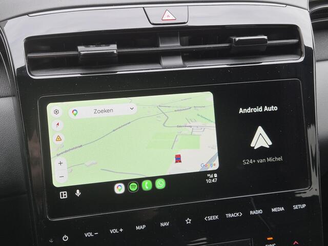 Hyundai TUCSON 1.6 T-GDI PHEV N Line Sky 4WD Automaat / Trekgewicht 1.350 kg / Elektrische achterklep / EAER bereik 62 km bereik stad 74 km / Stuur- Stoel & Achterbankverwarming / Glazen schuif- en kanteldak / Rondomzicht camera / Adaptief cruise control / Apple Carplay