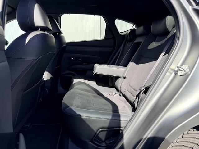 Hyundai TUCSON 1.6 T-GDI PHEV 20th Anniversary / NL Auto / Navigatie / Stoel- & Stuurverwarming / Adaptive Cruise Control / Achteruitrijcamera / Parkeersensoren Voor + Achter /