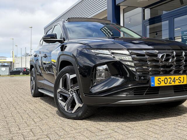 Hyundai TUCSON 1.6 T-GDI PHEV Premium Sky 4WD / Automaat / NL-Auto / Vol-Leder / Open-Panodak / Adaptieve Cruise-Control / Stoelverwarming V+A / Stoelverkoeling / Stuurverwarming / Elektr.-Verstelbare Stoelen met Geheugen / Premium Krell-Audio / Elektr.-Achterklep / App