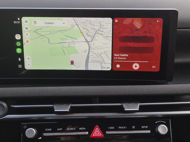 Hyundai TUCSON 1.6 T-GDI PHEV Facelift Comfort Smart 4WD / Fabrieksgarantie tot 09-2029 / Dealer onderhouden / Elektrische achterklep / Trekgewicht 1.210 kg / Head Up Display / Stuur- & Stoel verwarming / Achteruitrijcamera / Apple Carplay Android Auto /